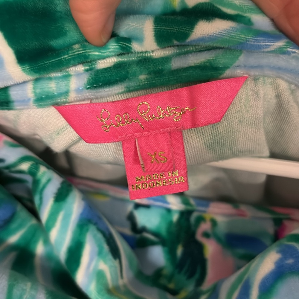 ✨Lilly Pulitzer Velour Belinda Sweater✨ - Picture 3 of 3